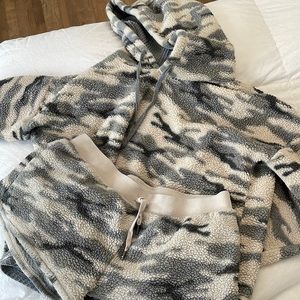 PJ Salvage camo fuzzy set